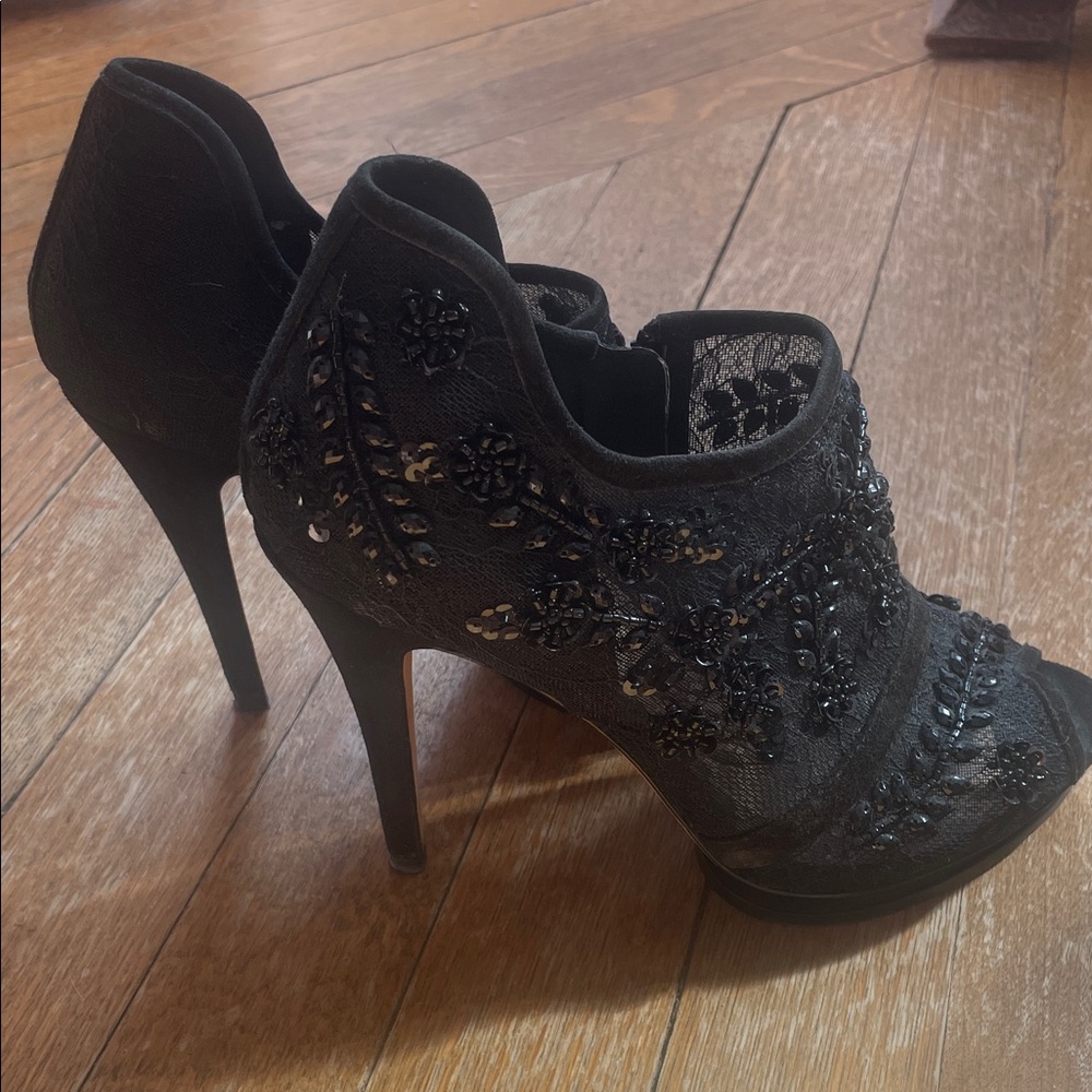 BCBG open toe lace high heel platform. Spectacular shoe, barely worn, size 6.5.